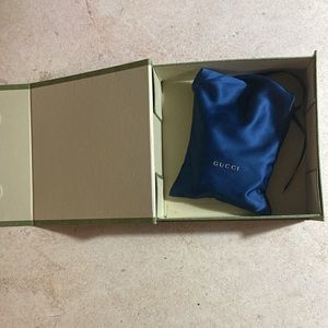 GUCCI box bag & ribbons